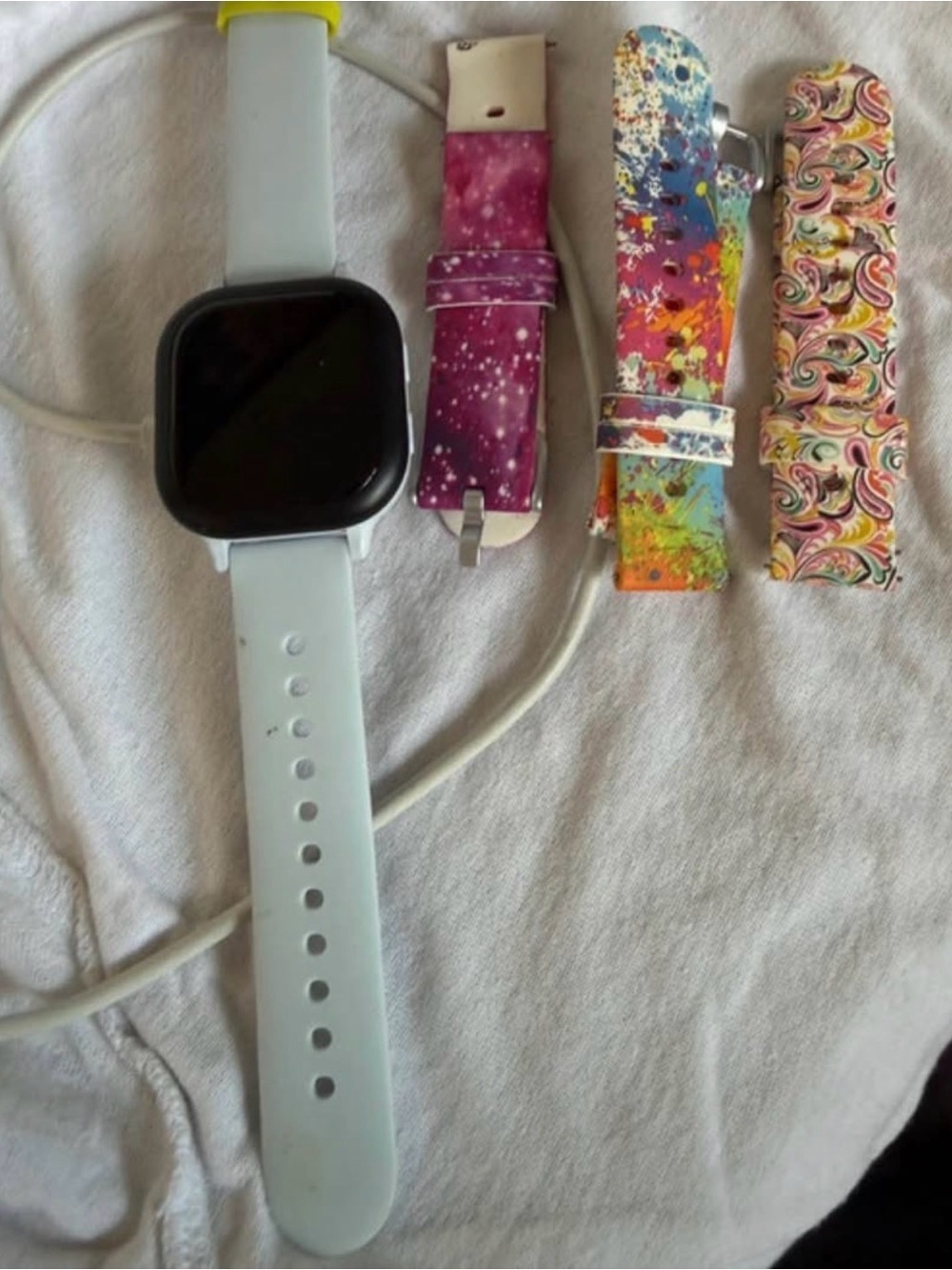 Verizon Gizmo unlockedLight Blue Smartwatch with Interchangeable Colorful Straps